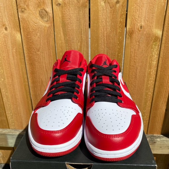 Jordan 1 Low Chicago Colorway Size 10.5 Mens DS OG All With Store Receipt - Picture 3 of 8